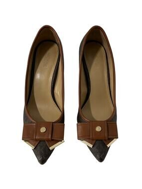 Michael Kors Brown MK Logo Print Bow Heels Pointed Toe Gold Hardware Pumps (6)